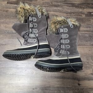 Sorel Women's Gray and Black Winter Boots